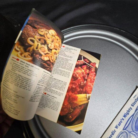 Nordic Ware Mighty Sizzler Microwave Browning / Grilling Pan Lid Accessory - Picture 6 of 12